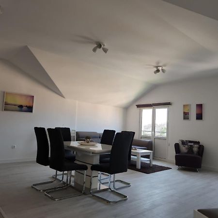 Apartmani Mia Sorajic Petrovac 外观 照片