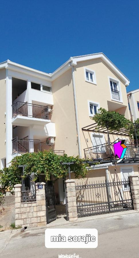 Apartmani Mia Sorajic Petrovac 外观 照片