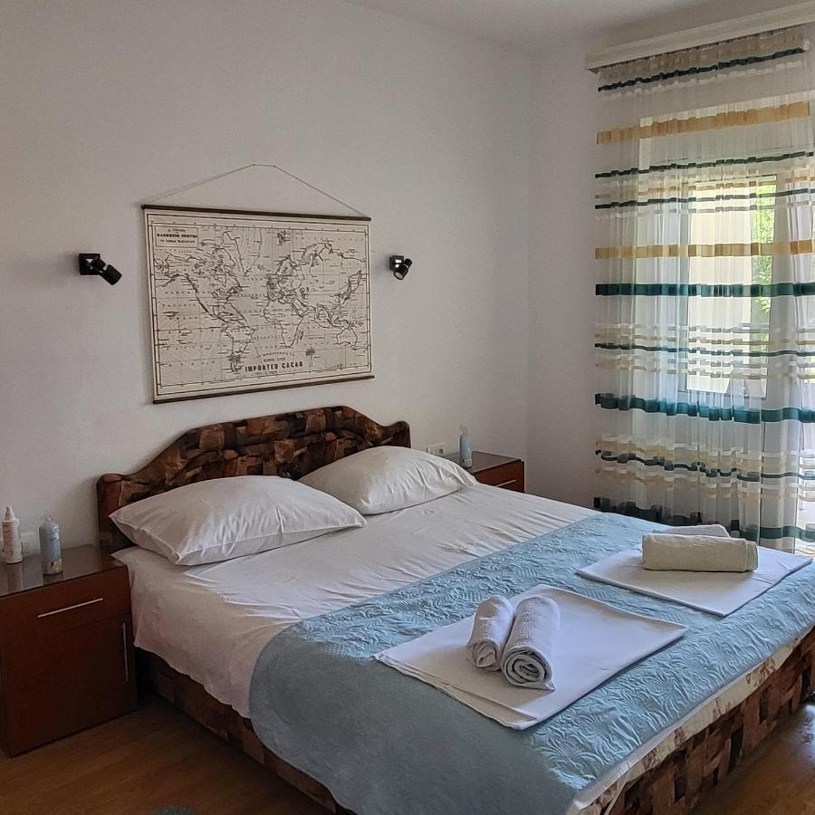 Apartmani Mia Sorajic Petrovac 外观 照片
