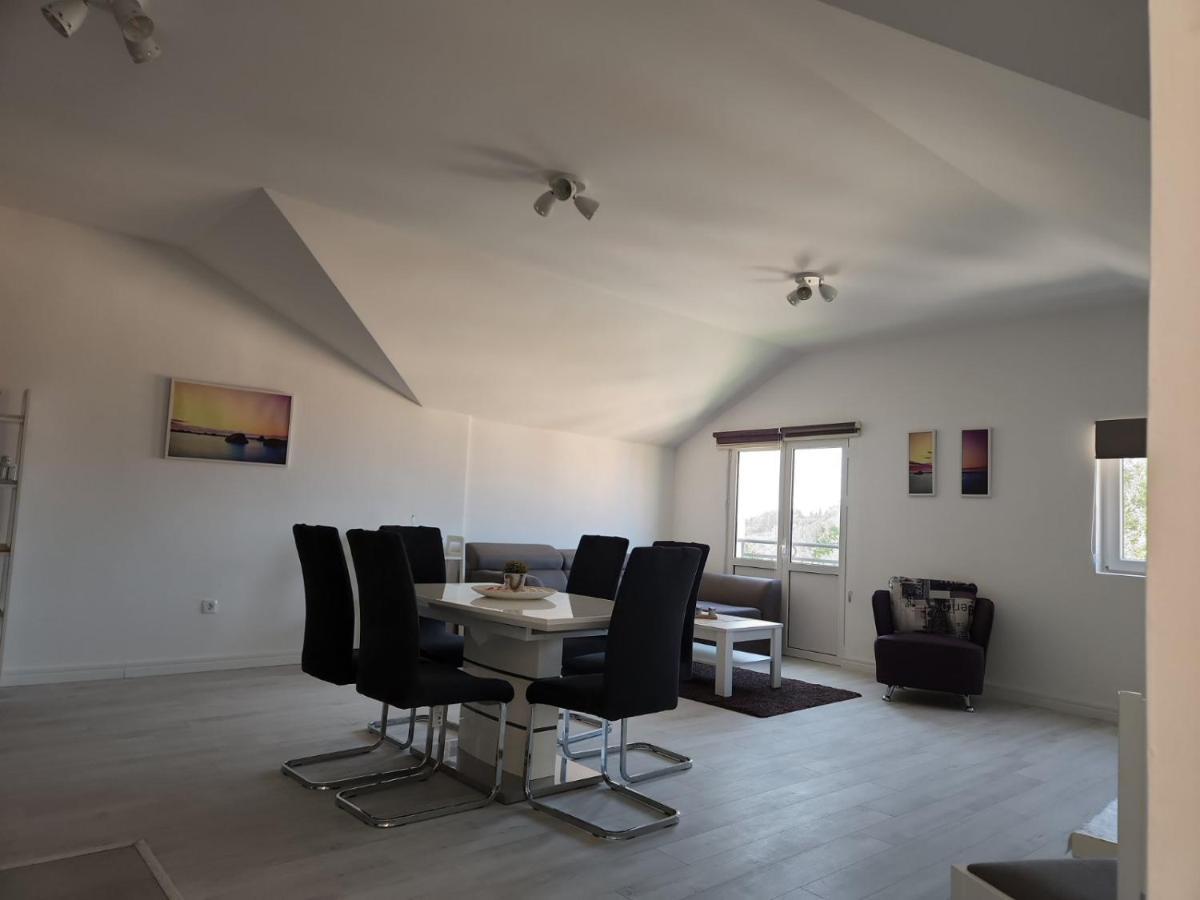 Apartmani Mia Sorajic Petrovac 外观 照片