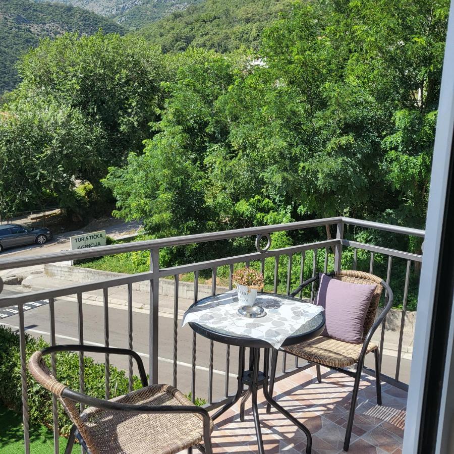 Apartmani Mia Sorajic Petrovac 外观 照片