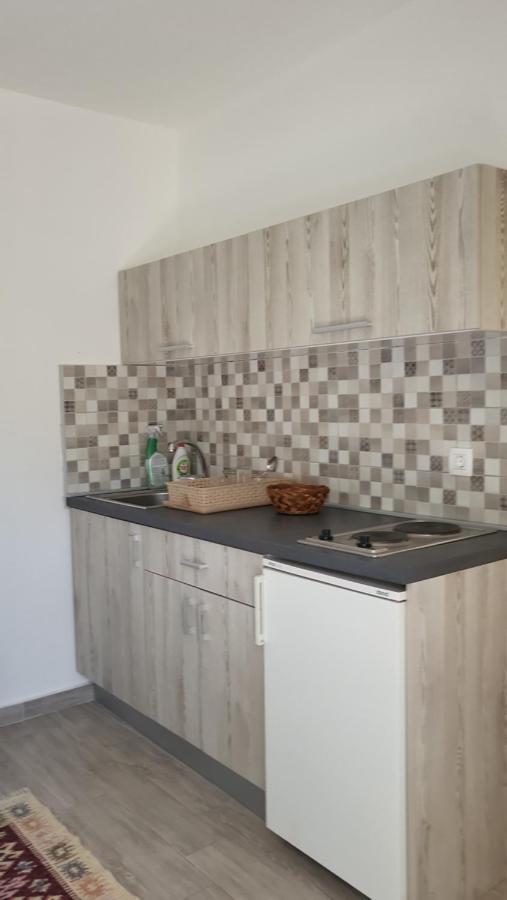 Apartmani Mia Sorajic Petrovac 外观 照片