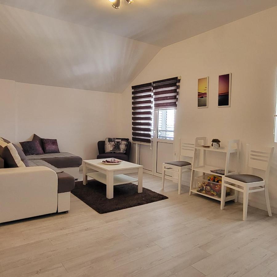 Apartmani Mia Sorajic Petrovac 外观 照片