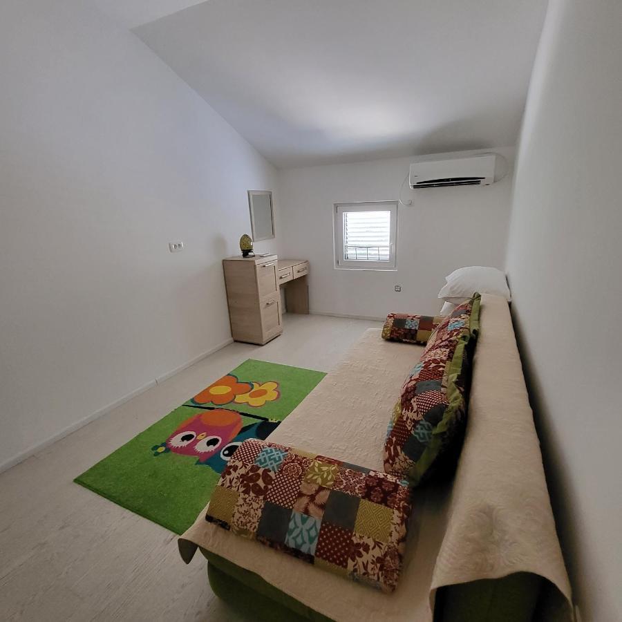 Apartmani Mia Sorajic Petrovac 外观 照片