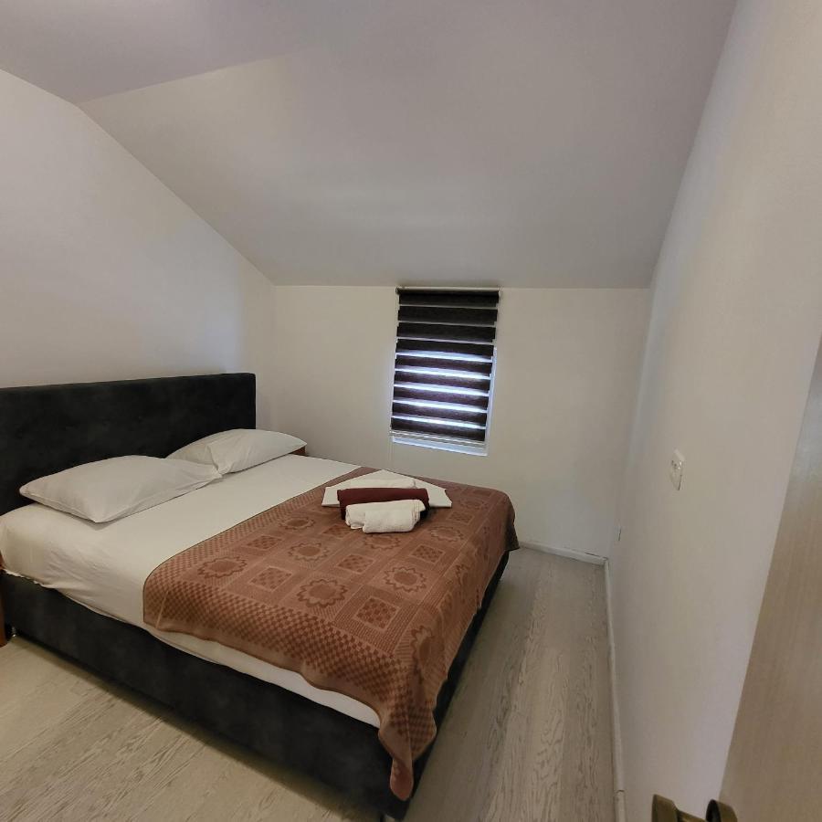 Apartmani Mia Sorajic Petrovac 外观 照片