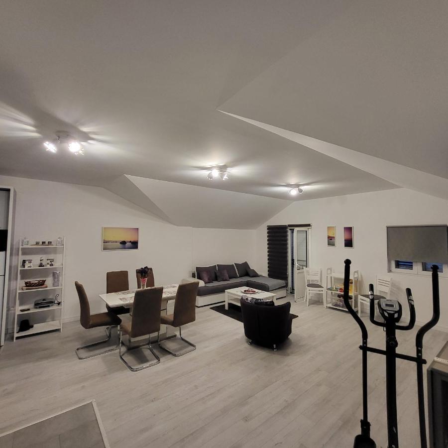Apartmani Mia Sorajic Petrovac 外观 照片